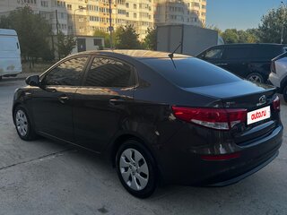2015 Kia Rio 6-speed III, коричневый, 1230000 рублей, вид 5
