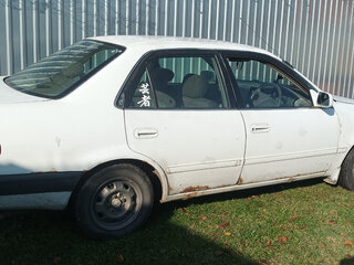 1997 Toyota Corolla VIII (E110) Рестайлинг, белый, 350000 рублей, вид 5