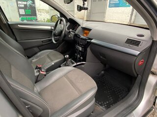 2010 Opel Astra H Рестайлинг, серебристый, 450000 рублей, вид 5