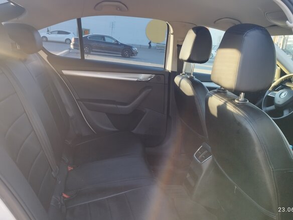 2013 Skoda Octavia III (A7), белый, 1080000 рублей - вид 22