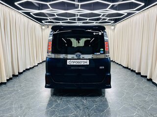 2016 Toyota Voxy III (R80), синий, 1899000 рублей, вид 5