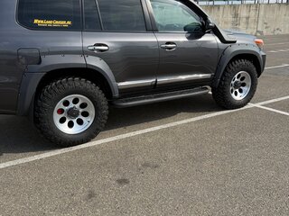 2014 Toyota Land Cruiser 200 Series Рестайлинг 1, серый, 5500000 рублей, вид 3
