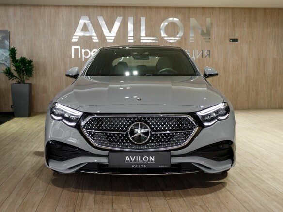 2026 Mercedes-Benz E-Класс 300 VI (W214, S214), серый, 9300000 рублей - вид 1