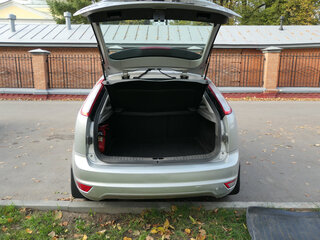 2009 Ford Focus II Рестайлинг, серебристый, 550000 рублей, вид 2