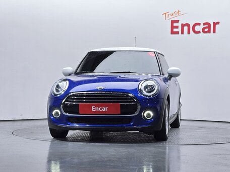 2022 Mini Clubman Cooper II Рестайлинг, чёрный, 2254697 рублей, вид 3