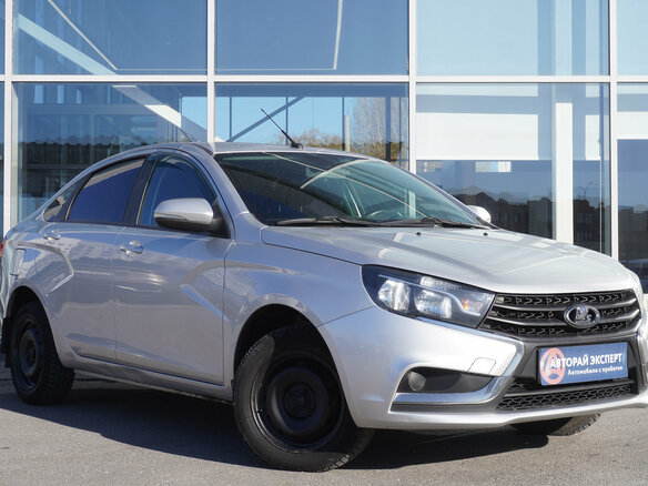 2019 Lada (ВАЗ) Vesta I, серебристый, 838000 рублей - вид 2