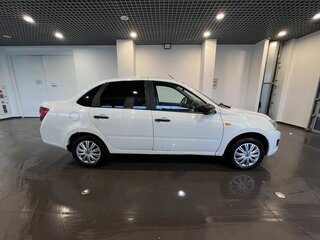 2017 Lada (ВАЗ) Granta I, белый, 422000 рублей, вид 2