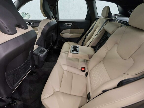 2025 Volvo XC60 II Рестайлинг, белый - вид 11