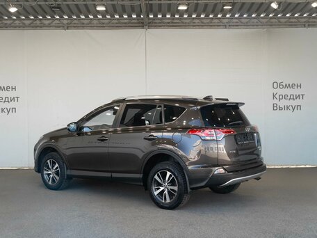 2018 Toyota RAV4 IV (XA40) Рестайлинг, коричневый, 2099000 рублей, вид 4