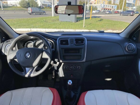 2018 Renault Logan II, белый, 830000 рублей - вид 6