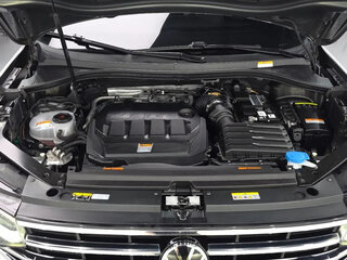 2023 Volkswagen Tiguan II Рестайлинг, серебристый, 3250020 рублей, вид 5