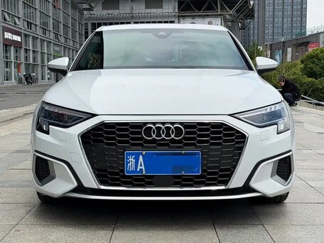 2022 Audi A3 Sportback 35 TFSI IV (8Y), белый, 1688000 рублей, вид 2