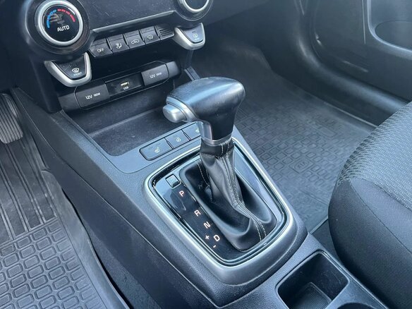 2020 Kia Rio IV Рестайлинг, красный, 1579000 рублей - вид 17