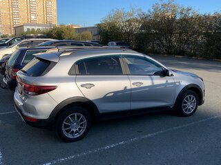 2019 Kia Rio X-Line IV, серебристый, 1399000 рублей, вид 4