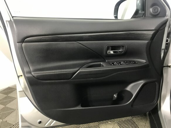 2016 Mitsubishi Outlander III Рестайлинг 2, серебристый - вид 6