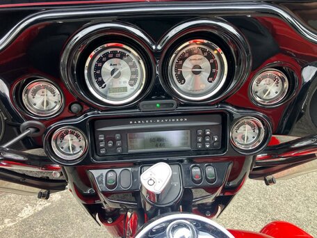 2010 Harley-Davidson CVO Street Glide, красный, 1300000 рублей, вид 5