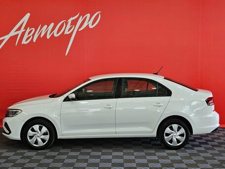 2022 Volkswagen Polo VI, белый, 1350000 рублей, вид 2