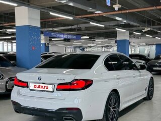 2021 BMW 5 серии 520i VII (G30/G31/G38) Рестайлинг, белый, 3200000 рублей, вид 5
