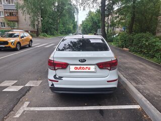 2016 Kia Rio III Рестайлинг, белый, 460000 рублей, вид 3