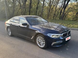 2019 BMW 5 серии 520d xDrive VII (G30/G31/G38), синий, 3650000 рублей, вид 3