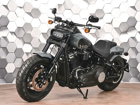 2022 Harley-Davidson Fat Bob, серый, 1899000 рублей, вид 2
