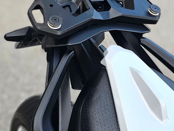 2021 BMW F 900 R, чёрный, 1080000 рублей - вид 7