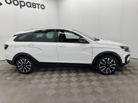 2024 Lada (ВАЗ) Vesta SW Cross I Рестайлинг (NG), белый, 1650000 рублей - вид 3