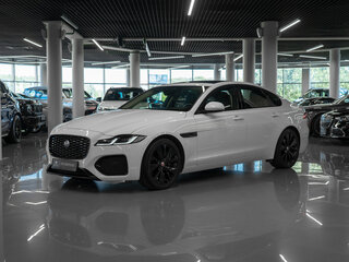 2021 Jaguar XF II Рестайлинг, белый, 4350000 рублей, вид 1