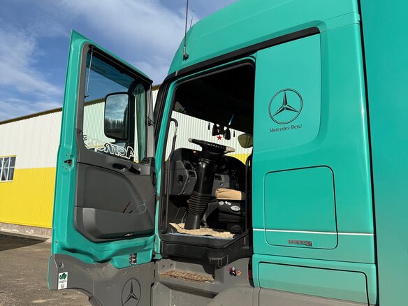 2014 Mercedes-Benz Actros, зелёный, 4250000 рублей - вид 3
