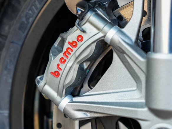 2025 Yamaha YZF-R1, чёрный, 2050000 рублей - вид 8