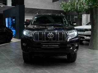 2020 Toyota Land Cruiser Prado 150 Series Рестайлинг 3, чёрный, 4990000 рублей, вид 2