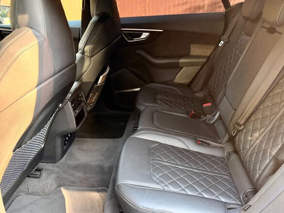 2019 Audi Q8 55 TFSI I (4M), синий, 5400000 рублей - вид 10