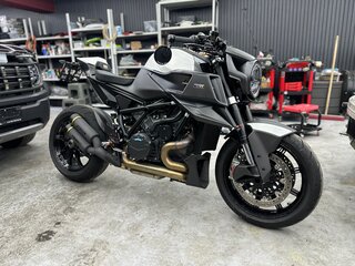 2023 KTM 1290 Super Duke R Evo, серый, 4999000 рублей, вид 1