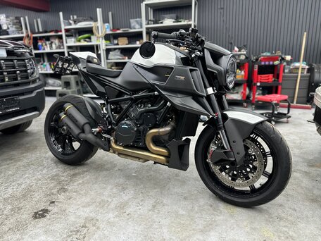 2023 KTM 1290 Super Duke R Evo, серый, 4999000 рублей, вид 1
