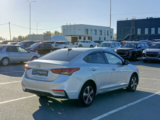 2018 Hyundai Solaris II, серебристый, 909000 рублей, вид 5