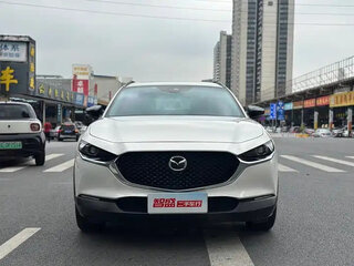 2023 Mazda CX-30 I, белый, 1600000 рублей, вид 2
