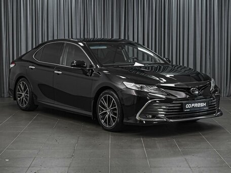 Toyota Camry VIII (XV70)