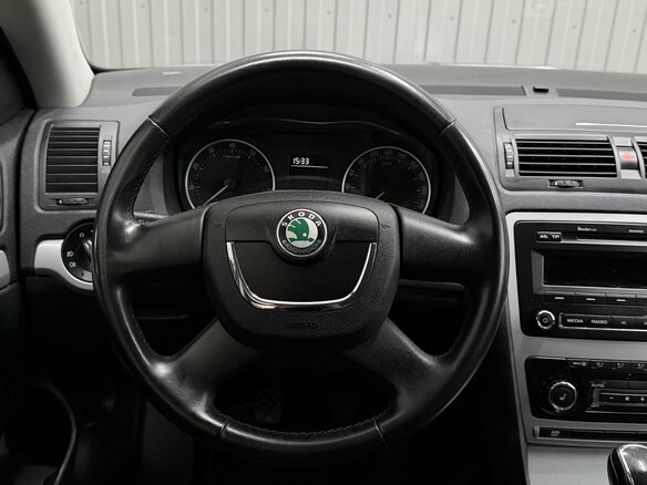 2012 Skoda Octavia II (A5) Рестайлинг, серый, 890000 рублей - вид 6