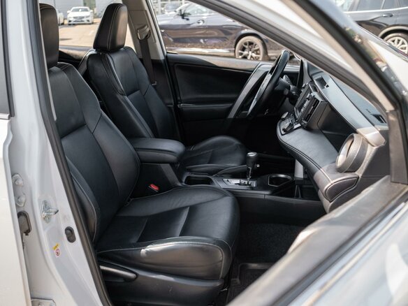 2019 Toyota RAV4 IV (XA40) Рестайлинг, белый, 2225000 рублей - вид 7