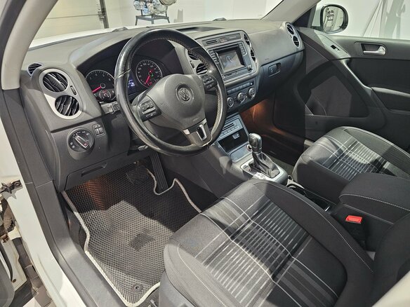 2016 Volkswagen Tiguan I Рестайлинг, белый, 1289000 рублей - вид 12