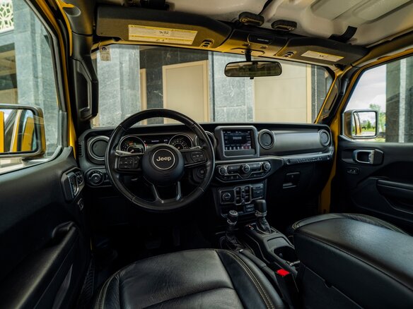 2021 Jeep Wrangler IV (JL), жёлтый, 4900000 рублей - вид 13
