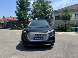 2023 Audi Q5 e-tron 50, чёрный, 4945000 рублей, вид 3