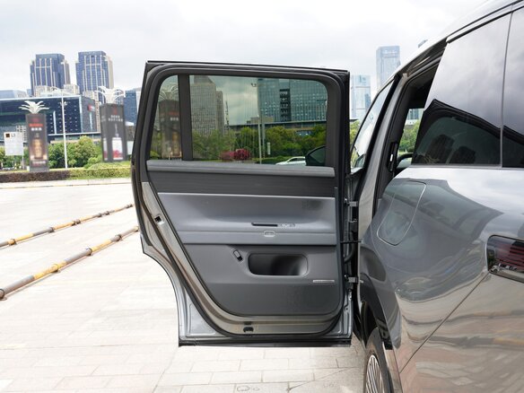 2026 Volkswagen ID.Era 9X 65.2 kWh, серебристый, 9998000 рублей - вид 34