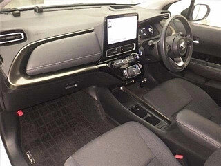 2022 Toyota Aqua II, белый, 1029000 рублей, вид 4