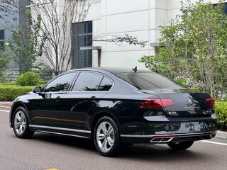 2023 Volkswagen Magotan B8 Рестайлинг, чёрный, 1990000 рублей, вид 4