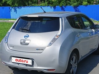2013 Nissan Leaf I (ZE0/AZE0), серебристый, 800000 рублей, вид 3