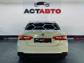 2018 Toyota Camry VIII (XV70), белый, 2350000 рублей, вид 5