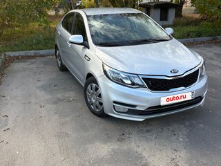 2015 Kia Rio III, серебристый, 590000 рублей, вид 1