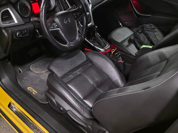 2013 Opel Astra GTC J Рестайлинг, жёлтый, 1070000 рублей - вид 8