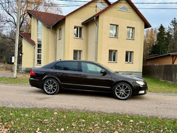 2012 Skoda Superb II, коричневый, 1150000 рублей - вид 8